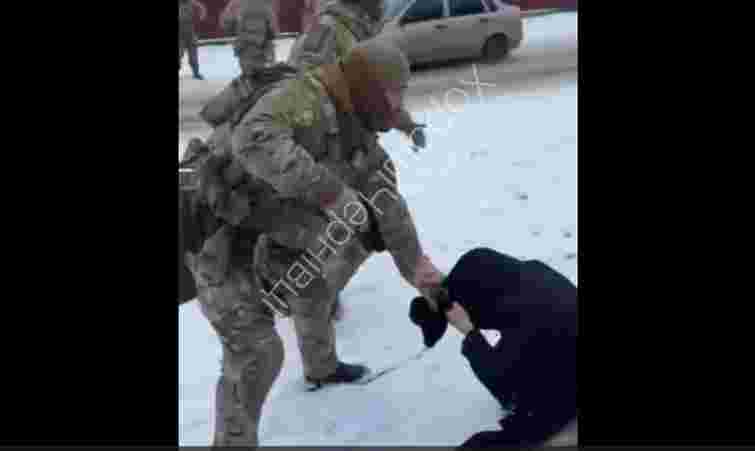 Під час затримання військового в СЗЧ на Буковині поліція застосувала зброю