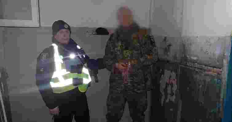 У Києві дезертир важко поранив ножем двох перехожих 