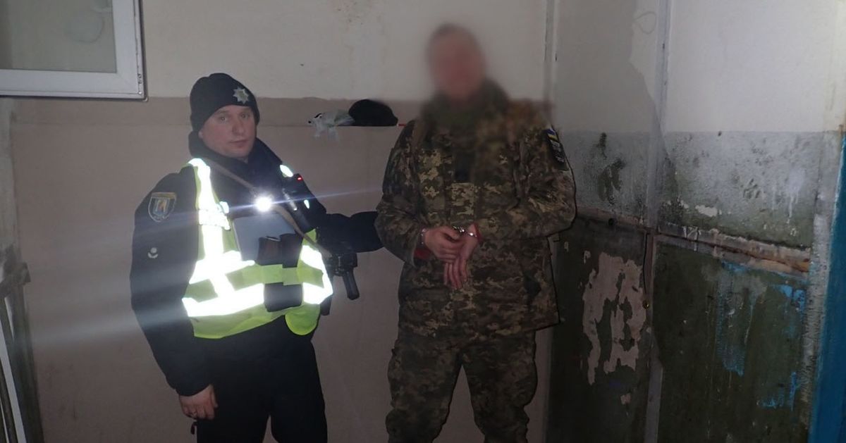 У Києві дезертир важко поранив ножем двох перехожих 