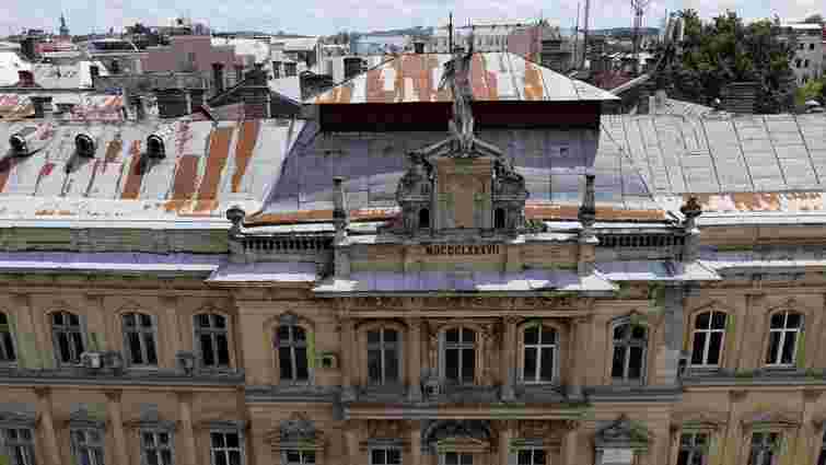 У львівській кам’яниці з Меркурієм реставратори виявили оригінальні розписи