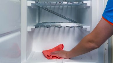 Забудьте про розморожування назавжди: як уникнути намерзання льоду в холодильнику