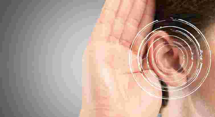 Хвороба Альцгеймера: чому найменша втрата слуху має насторожити