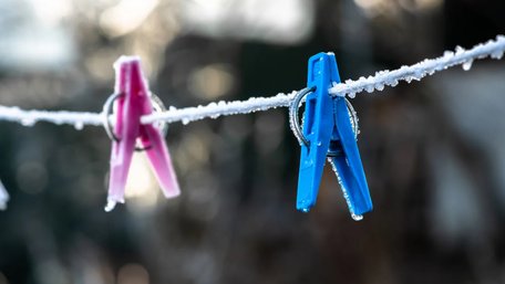 Позбуваємося пилових кліщів: які речі варто сушити взимку на вулиці