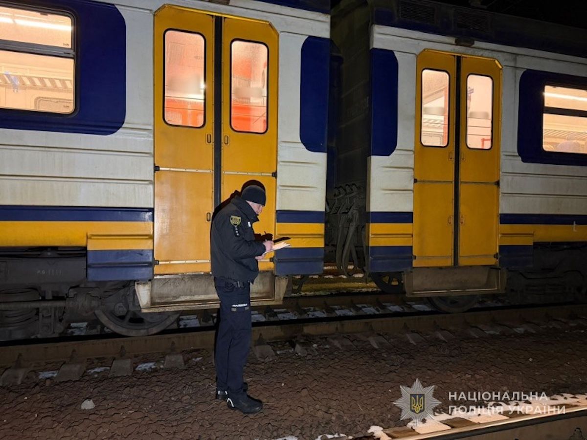 В Одесі внаслідок наїзду приміського поїзда загинула 14-річна дівчина