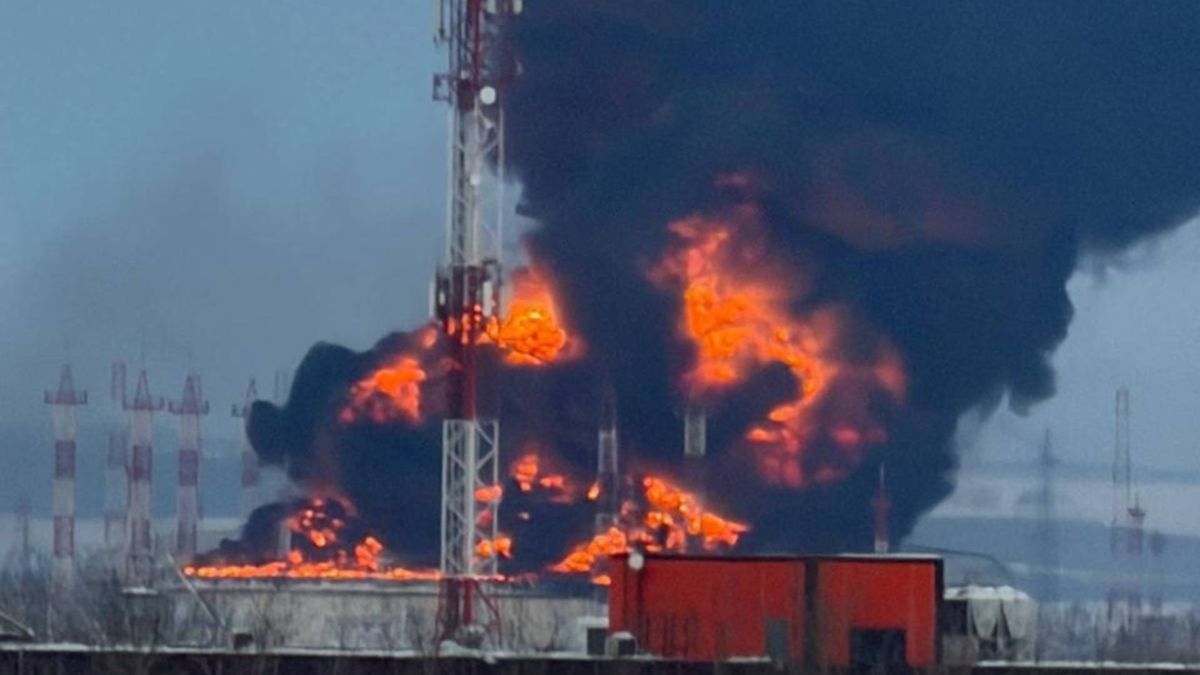 Після атаки дронів зайнялася пожежа на ключовому вузлі нафтопроводу «Дружба» в Татарстані