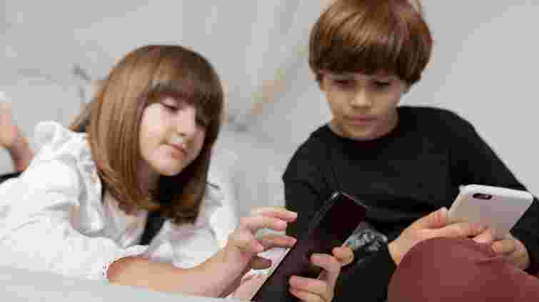 Новий небезпечний тренд поширюється у тіктоці серед дітей: що треба знати батькам