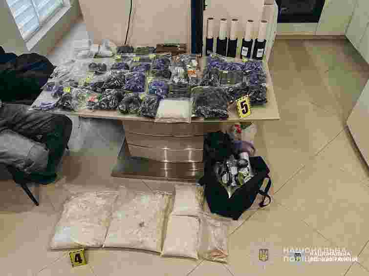 Мешканці Волині та Рівненщини організували продаж наркотиків на 5,7 млн грн