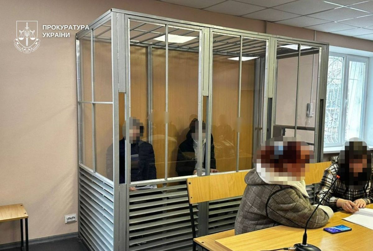 У Дніпрі двоє підлітків напали з ножем на військового, він у тяжкому стані