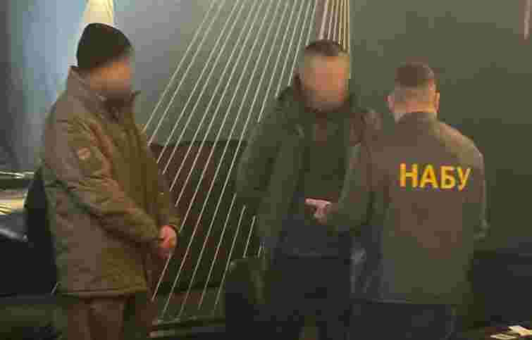 У Києві НАБУ викрило співробітника СБУ на одержанні 68 тис. доларів хабаря