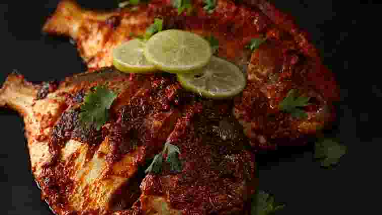 Буде апетитна скоринка: чи треба накривати рибу кришкою під час смаження