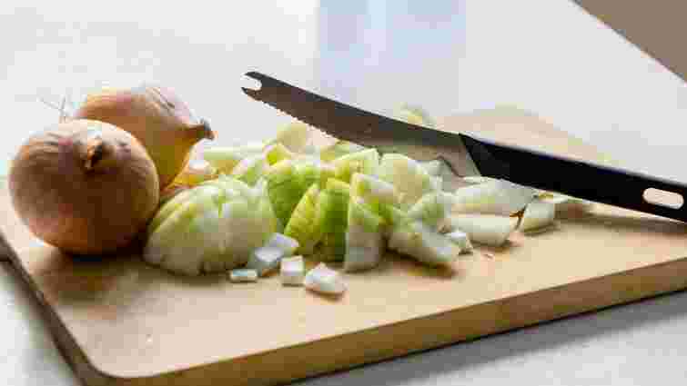 Однієї кухонної дошки категорично мало: скільки їх потрібно на кухні