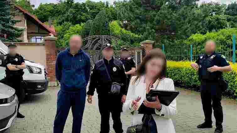 Суд виніс вирок вбивці поліцейського біля будинку львівського готельєра