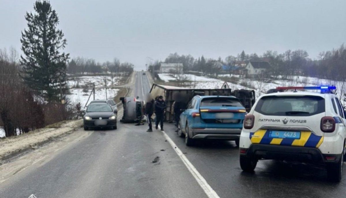 Водій вантажівки загинув у ДТП з легковиком поблизу Львова