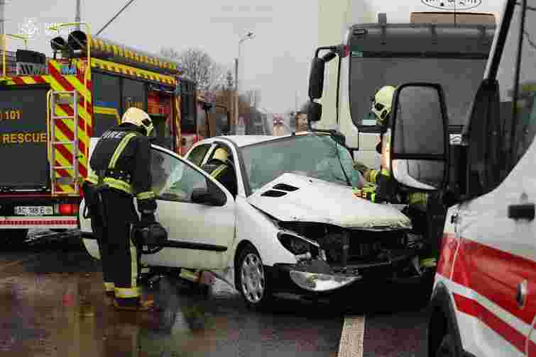 Львівʼянин загинув унаслідок зіткнення з вантажівкою біля Луцька