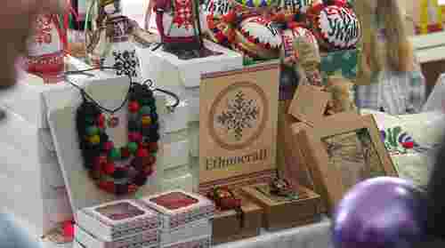 Свічки, прикраси та 3D-друк: як учні у Львові запускають власний бізнес