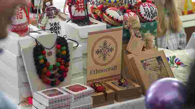 Свічки, прикраси та 3D-друк: як учні у Львові запускають власний бізнес