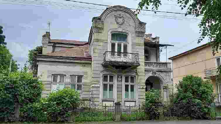 Будинок з совами і химерами: історія вілли львівського адвоката в Надвірній