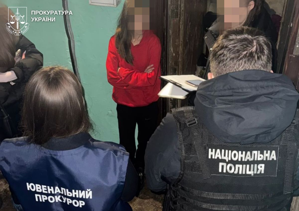 Лучанка примушувала трирічну доньку до зйомок у порнографії  