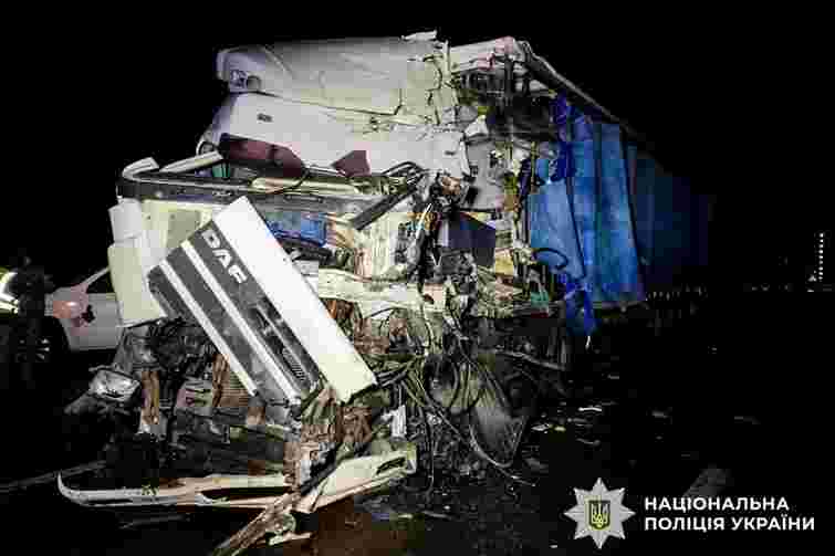 Водій вантажівки DAF загинув у ДТП за участі чотирьох авто на Рівненщині 