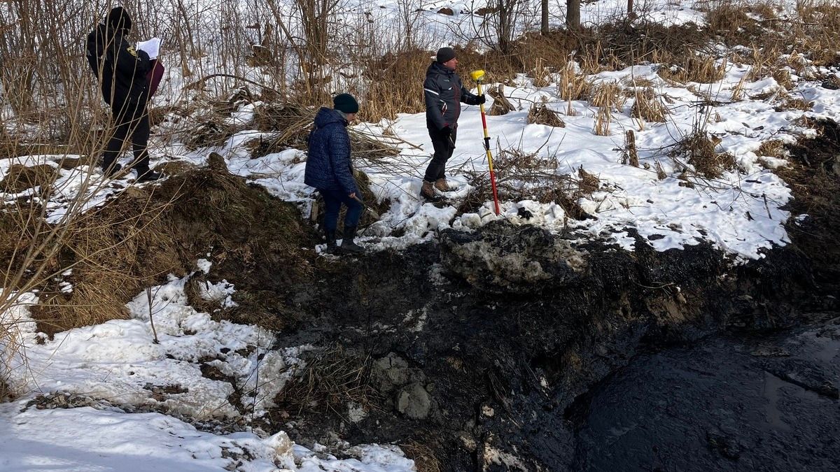Через несправність обладнання на підприємстві в Дрогобицькому районі стався витік нафти