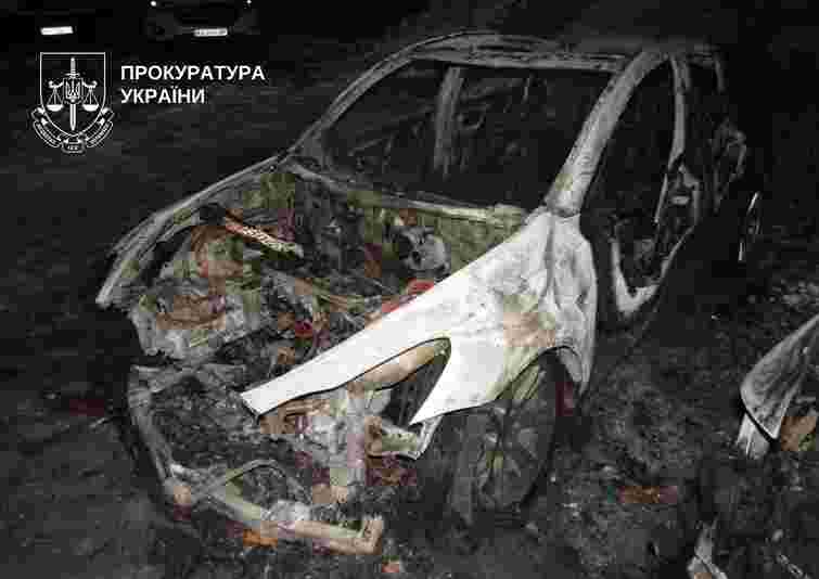 У Києві завербовані підлітки підпалювали електрокари Tesla