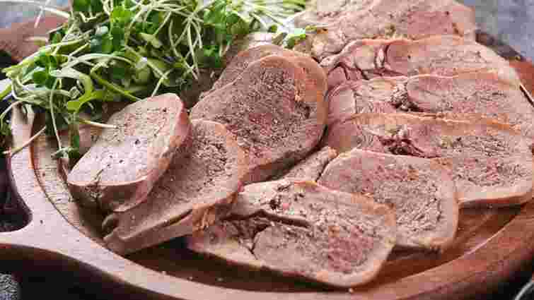 Тепер ви знаєте головний секрет м'якості: як правильно варити свинячий язик