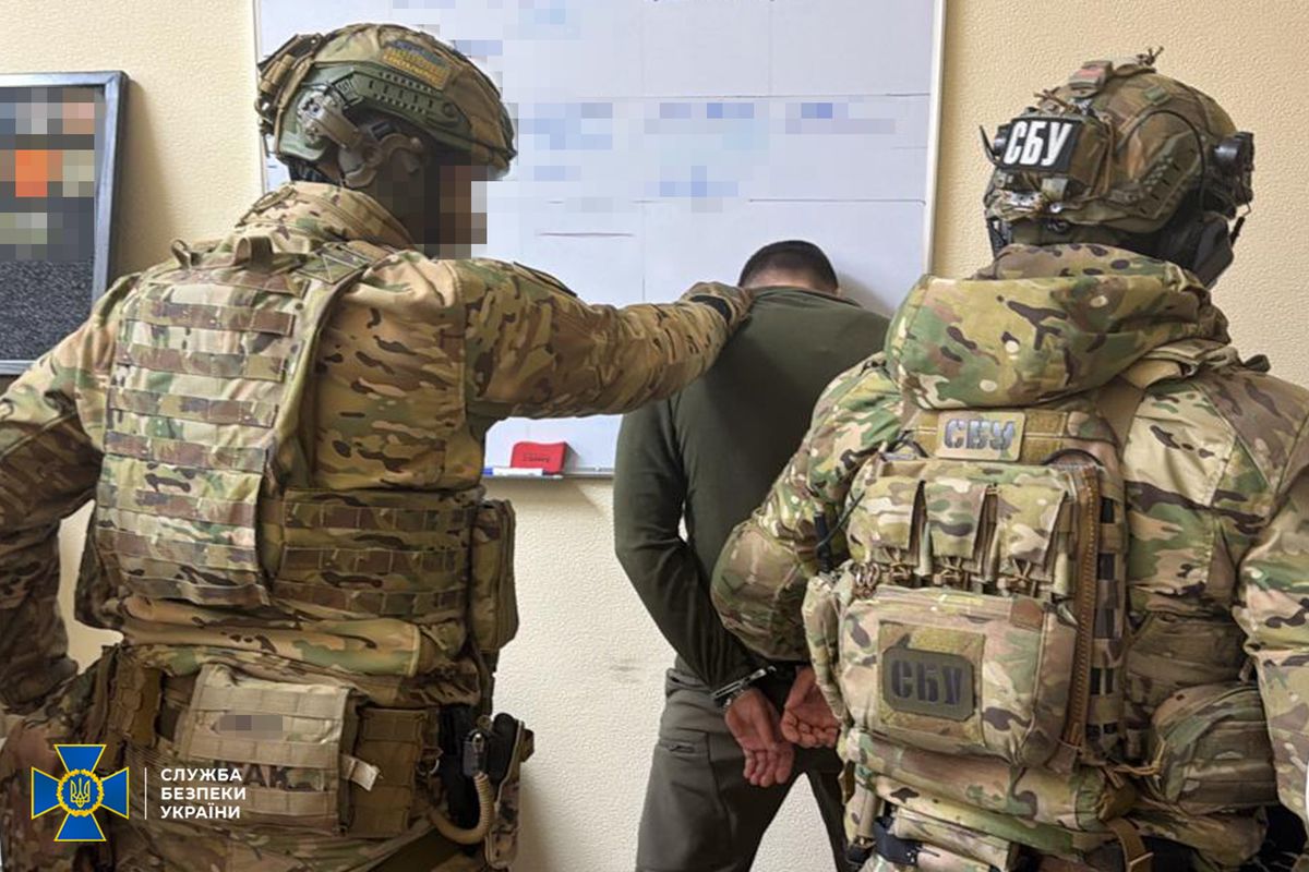 Командувача логістики Повітряних сил і начальника управління СБУ викрили на хабарництві 