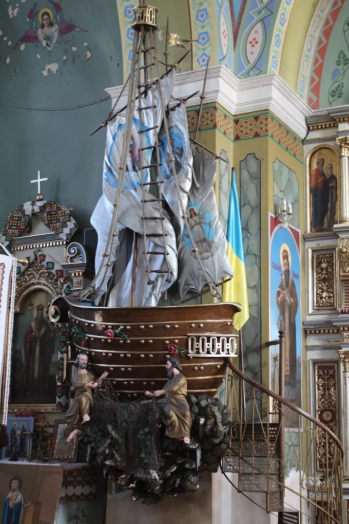 Інтер’єр церкви (фото Петра Лози)