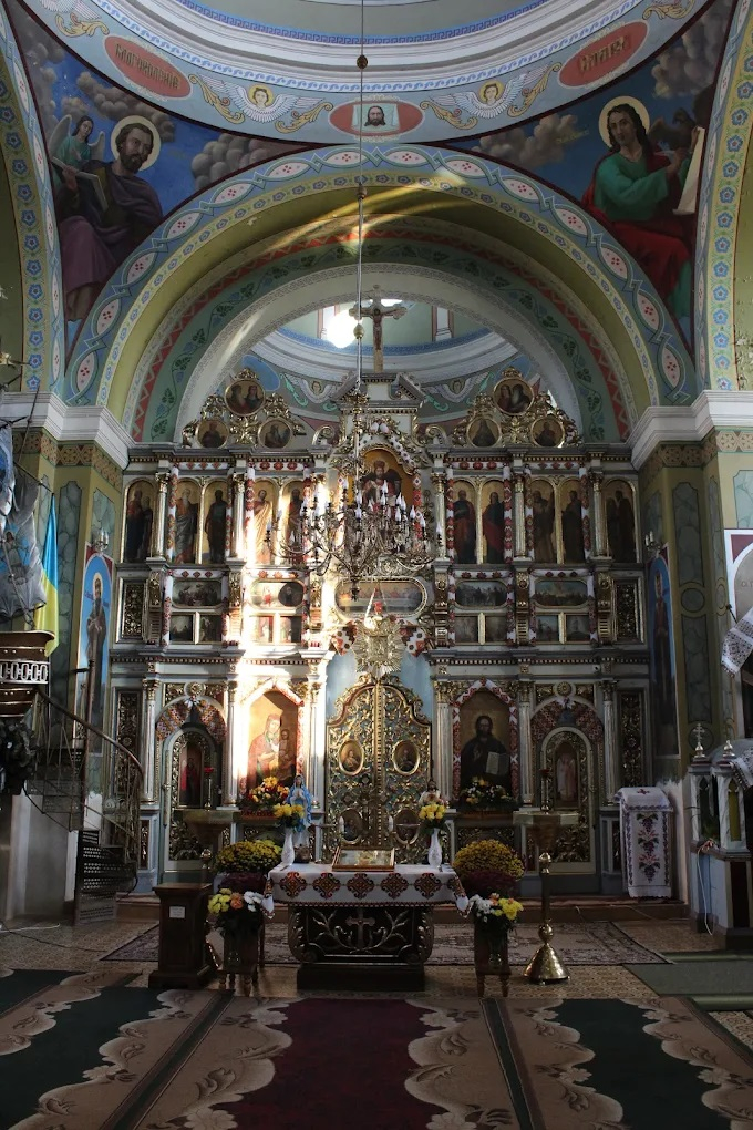 Іконостас церкви (фото Петра Лози)