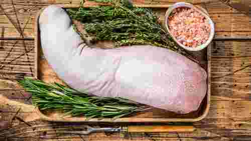 Секрети делікатесу: як обрати та почистити свинячий язик, щоб не зіпсувати