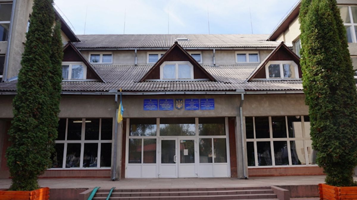 На Закарпатті СБУ викрила ухилянтів, які фіктивно працевлаштувались у ліцей