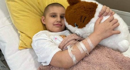 Через остеосаркому стегнової кістки  10-річній львів'янці провели надскладну операцію