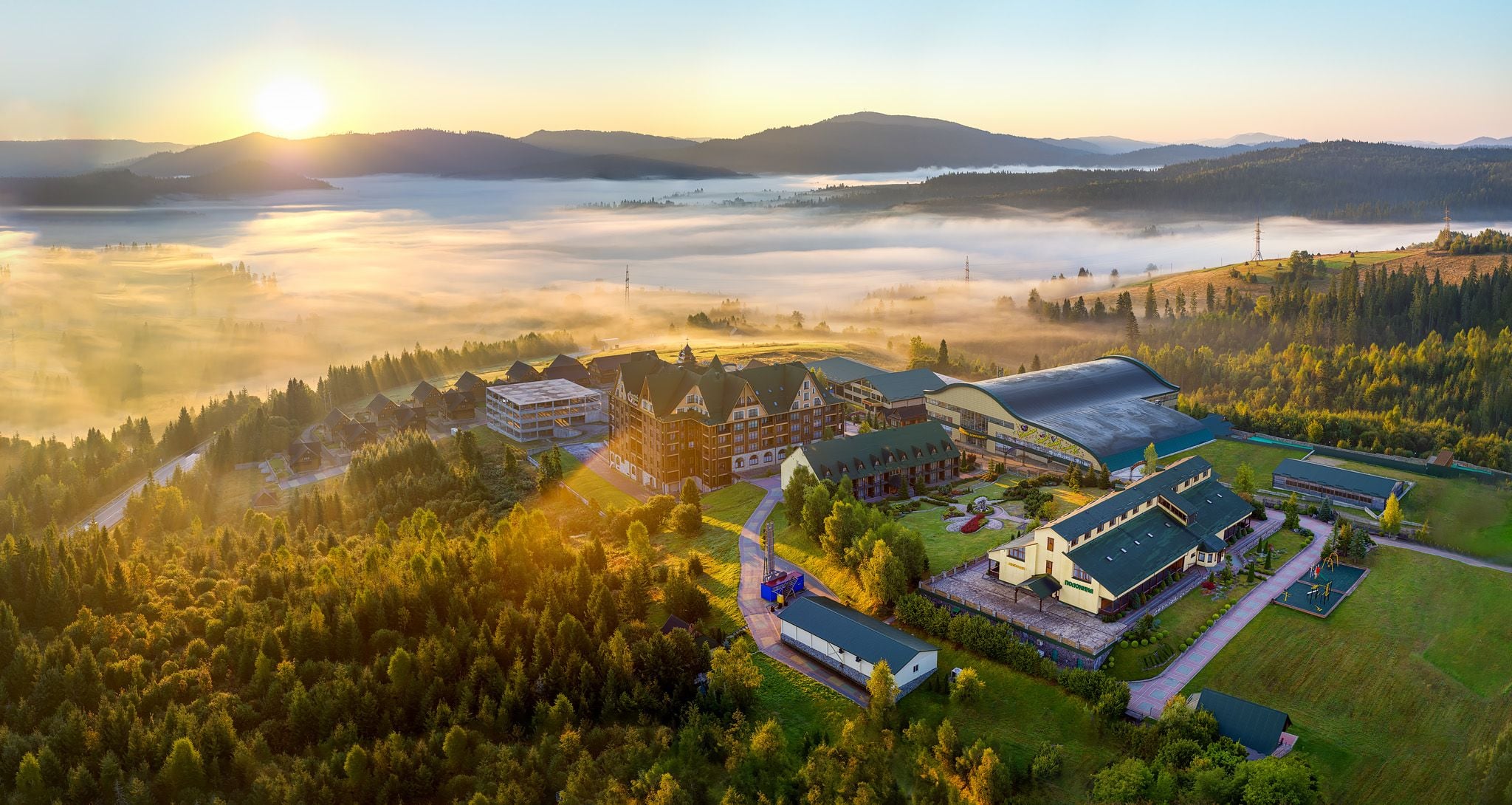 Курорт змінюється, коли тане сніг  / Фото «Плай»