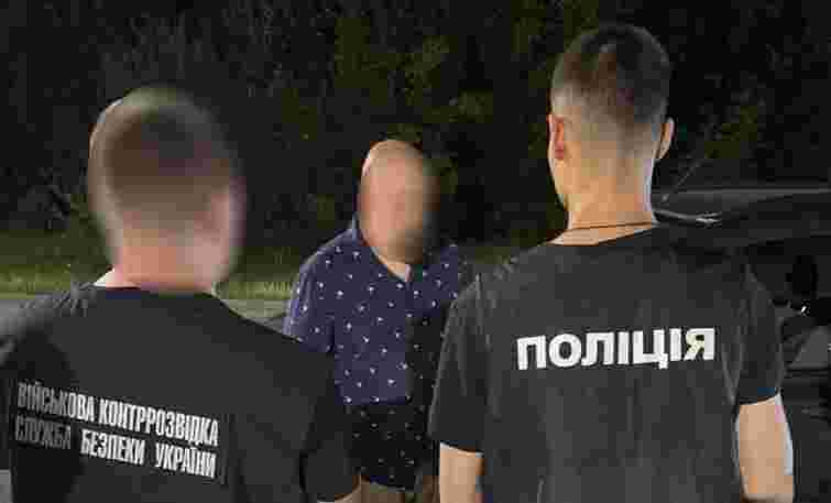 Львівський суд оштрафував двох військових, які за 4000 доларів обіцяли зняти з розшуку ухилянта