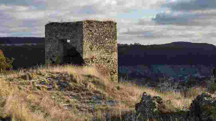 Єдина вежа, що вціліла від замку у Висічці: історія фортеці XVII ст.