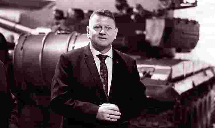 Між зовнішньою загрозою і внутрішньою інерцією