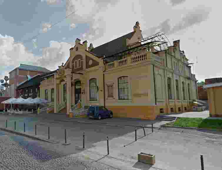 Власниця «Майоли» купила колишній візовий центр у Львові