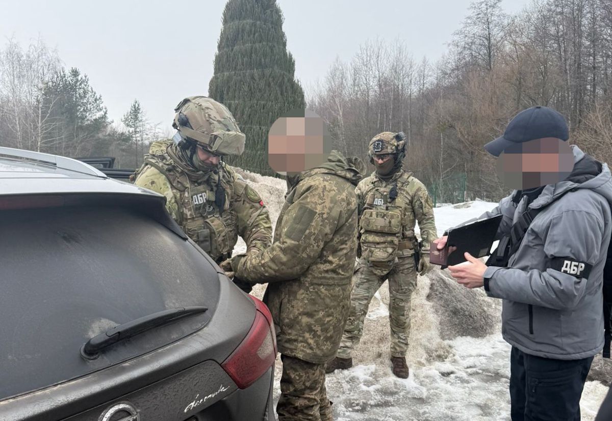 На Житомирщині затримали мобілізованого, який пропонував 20 тис. доларів хабаря за дезертирство