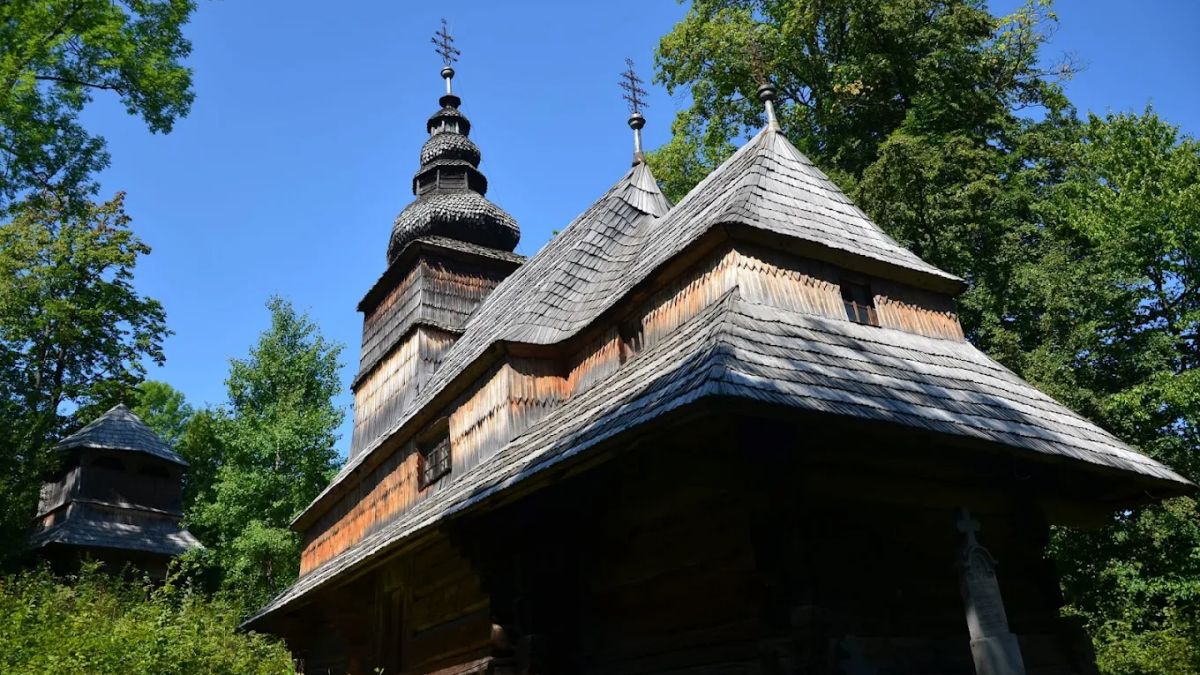 Львівські фахівці оцифрують 15 деревʼяних церков Закарпаття