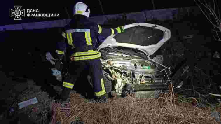 У масштабній аварії з чотирма автівками біля Івано-Франківська загинули двоє людей