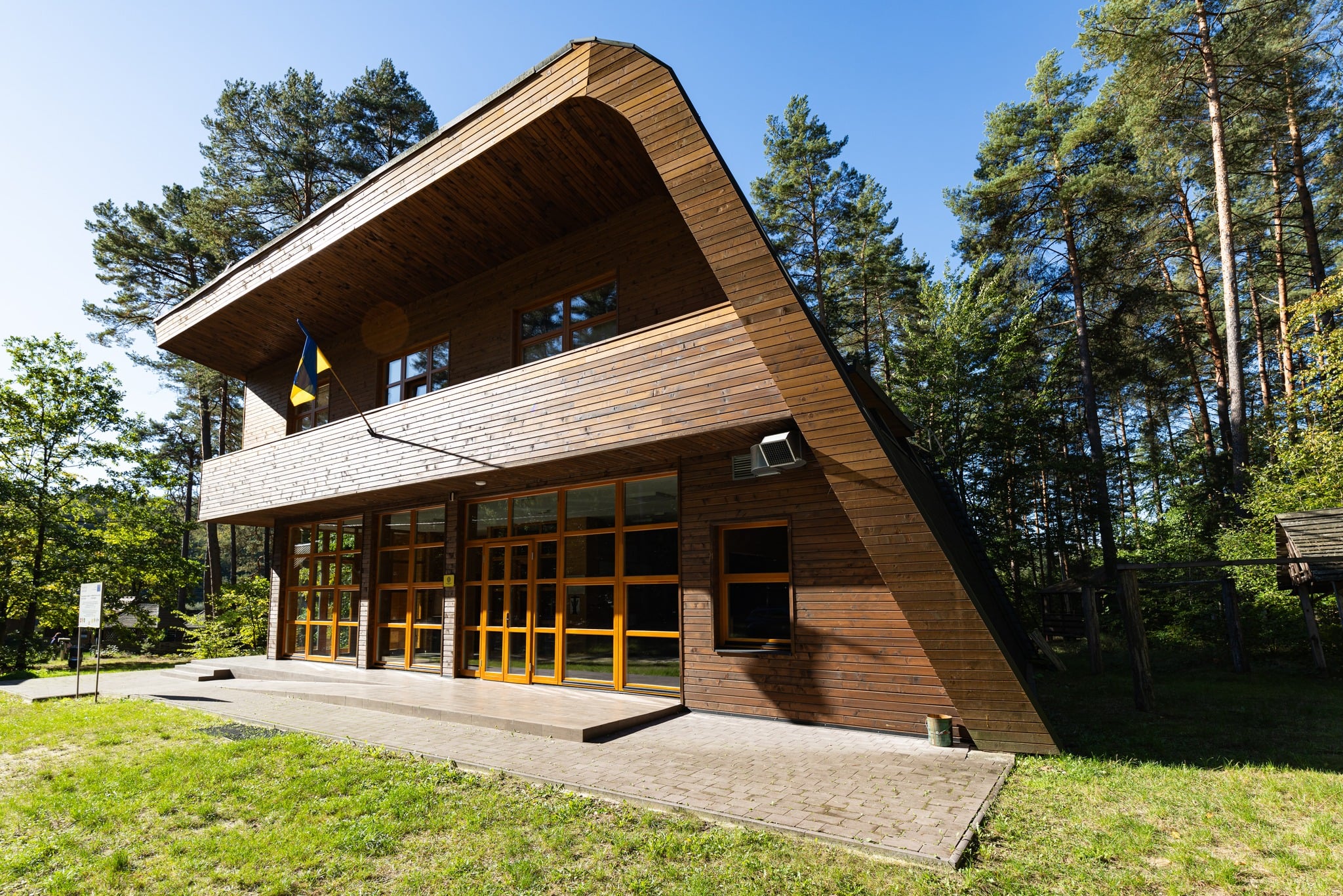 Еколого-просвітницький візит-центр у Верещиці (фото зі сторінки ЛОВА)