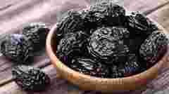 Недооцінена користь: як чорнослив впливає на серце, кістки, регулює рівень цукру в крові