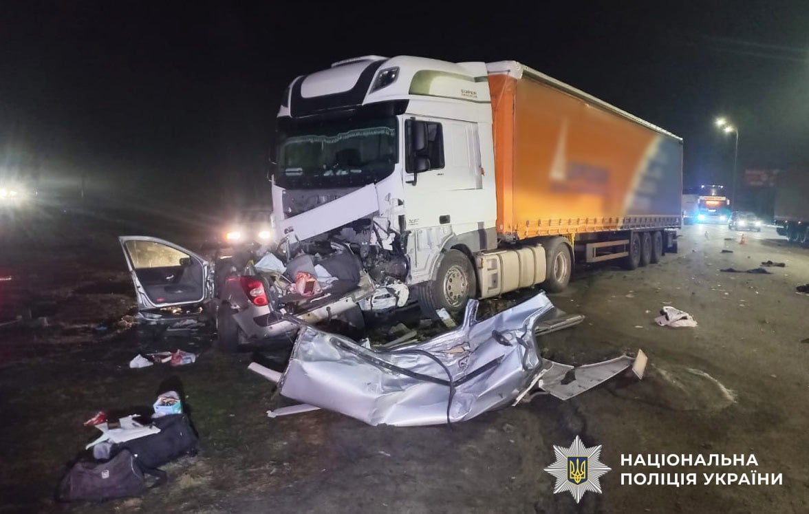 Наслідки смертельної ДТП у селі Варковичі (фото поліції)