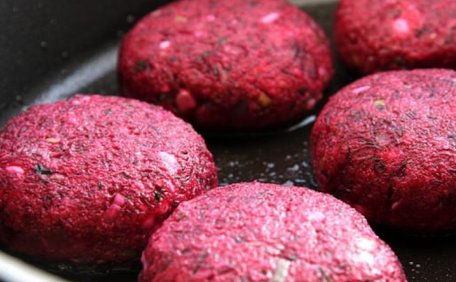 Бурякові котлети з фаршем. Рецепт дня