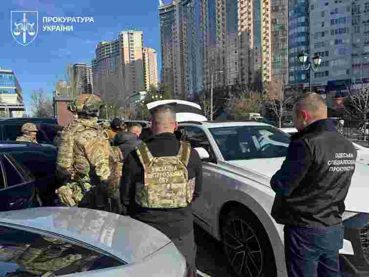 В Одесі викрили злочинну групу, яка щомісяця заробляла 30 млн грн на ухилянтах
