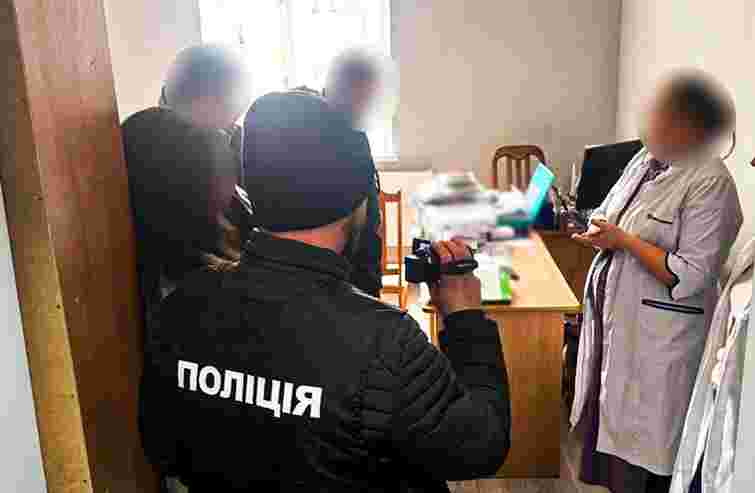 Депутатка Сторожинецької міськради відбулася штрафом за хабарі від ухилянтів