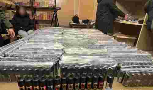 Незаконний бізнес з продажу рідин для куріння викрили на Тернопільщині