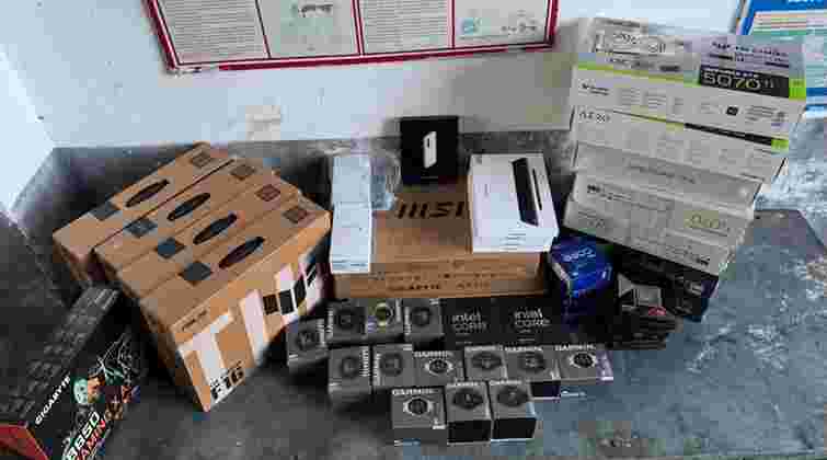 На кордоні з Польщею затримали тернополянина із контрабандою техніки на 1,7 млн грн