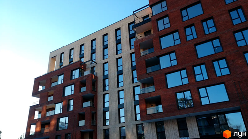 Суд зобовʼязав забудовників елітного ЖК біля парку у Львові сплатити 1,5 млн грн боргу