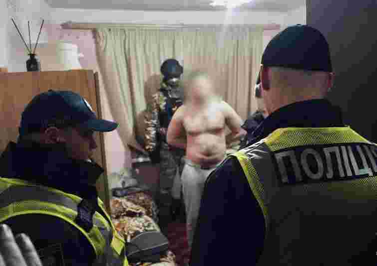 Житель Тернопільщини вербував у телеграмі малолітніх дівчат для зйомок порноконтенту